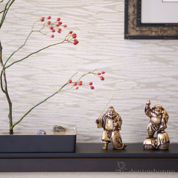 【送料無料】七福神 二福神 シルキーゴールド 恵比寿 大黒天 2種セット 専用木台付≪在庫確認後、10~14営業日程で出荷≫ ( 木札名入れ有料 母の日 プレゼント 初任給 恵比寿 大黒 宝船 置物 幸運 高岡銅器 )