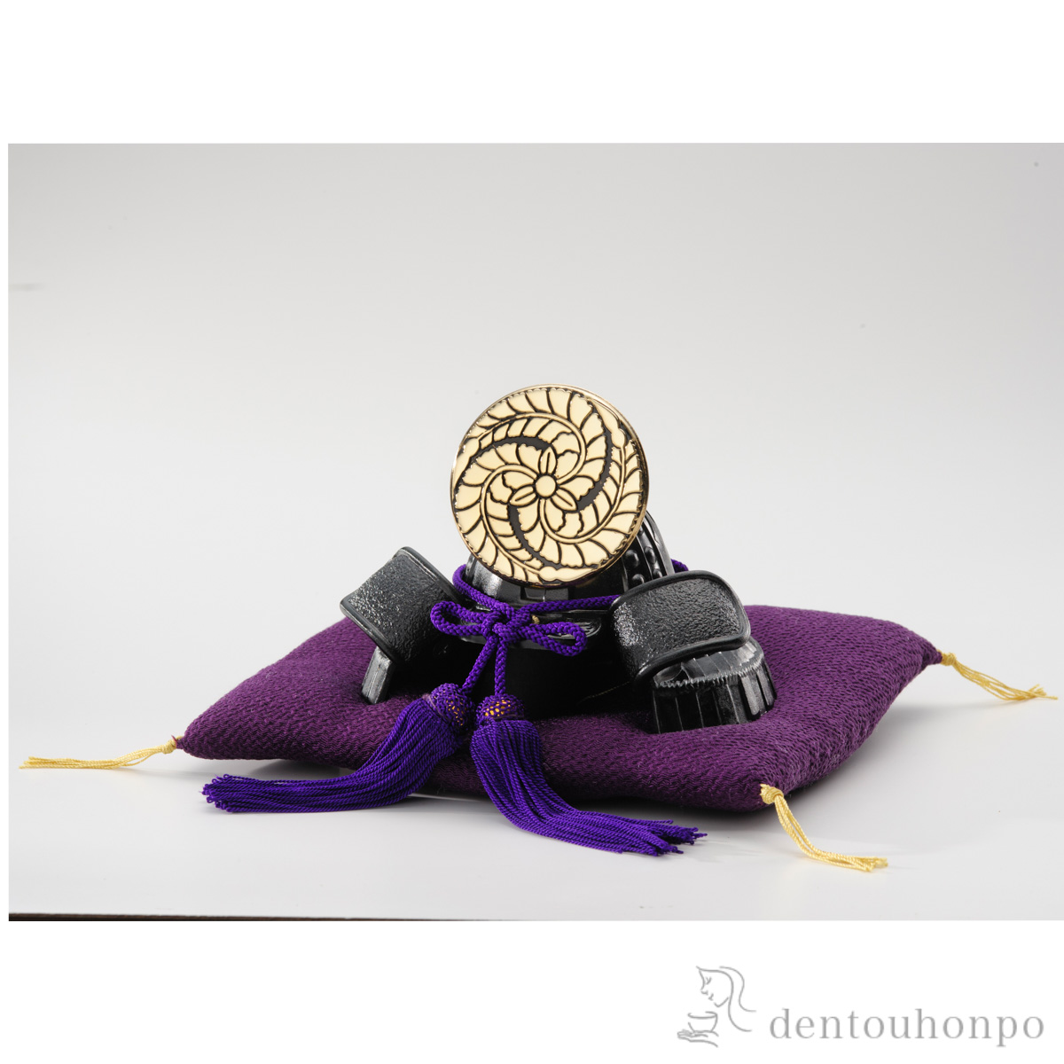 【送料無料】戦国武将 兜 黒田官兵衛公≪在庫確認後、4~7営業日程で出荷≫ ( 兜 武者人形 コンパクト こいのぼり 人気 高岡銅器 )