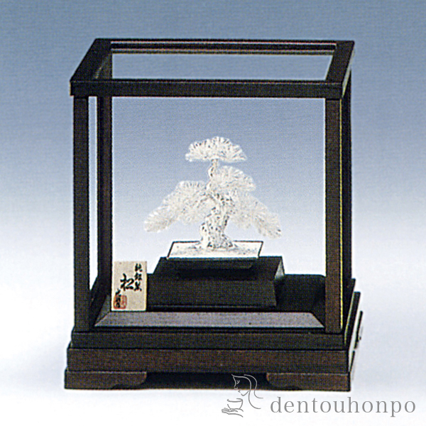 【送料無料】銀製 盆栽 松 A 2号・20g≪約半年で出荷予定≫ ( 木札名入れ有料 退職祝い 定年 高級 コレクション 美術品 工芸品 伝統 東京銀器（銀工芸） )