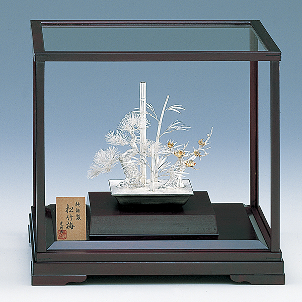 【送料無料】銀製 盆栽 松竹梅 5号・60g≪注文後に商品取り寄せ、後日納期連絡致します≫ ( 木札名入れ有料 高級 コレクション 美術品 工芸品 伝統 東京銀器（銀工芸） )