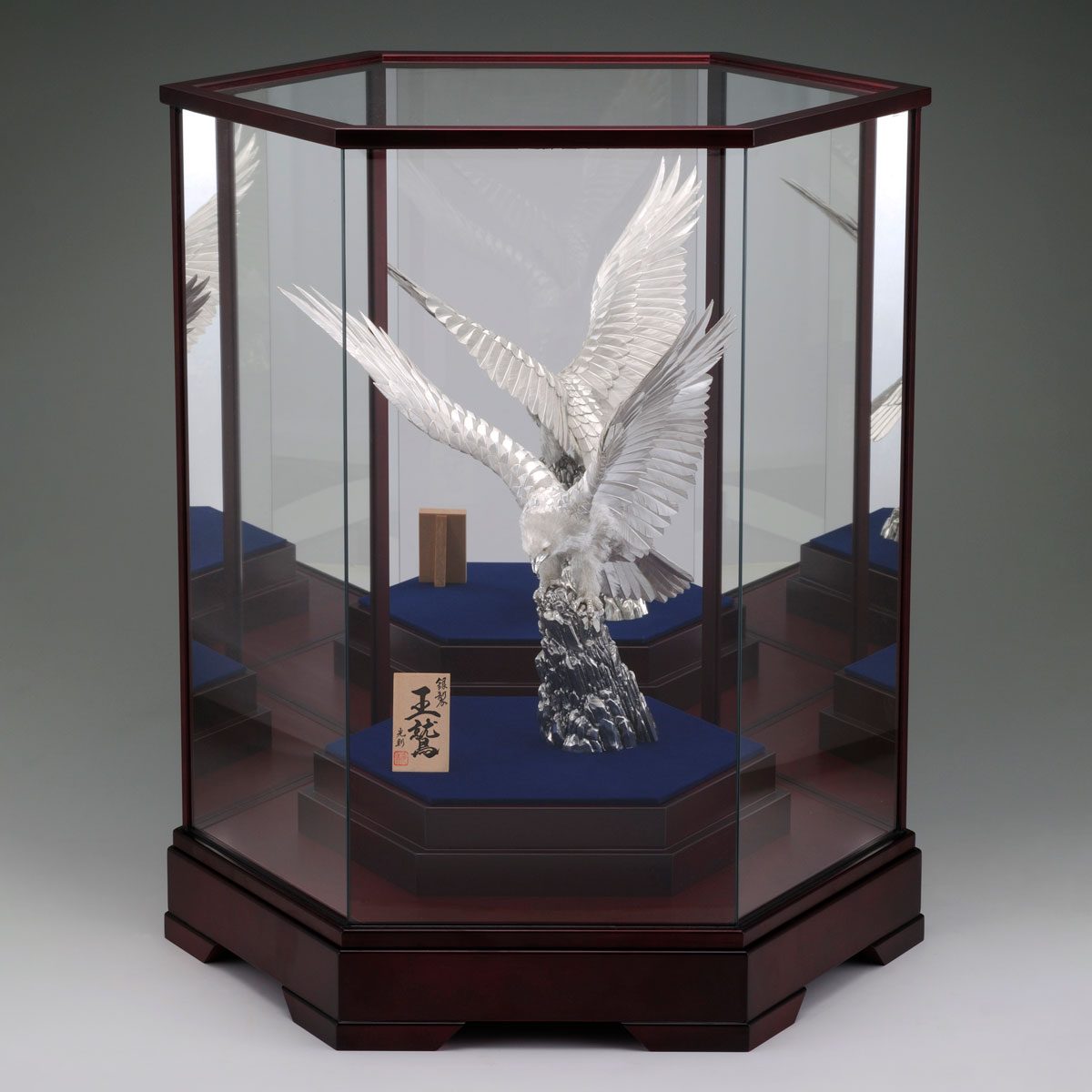 【送料無料】銀製 王鷲 B 480g≪在庫確認後、10~14営業日程で出荷≫ ( 高級 コレクション 美術品 工芸品 伝統 東京銀器（銀工芸） )