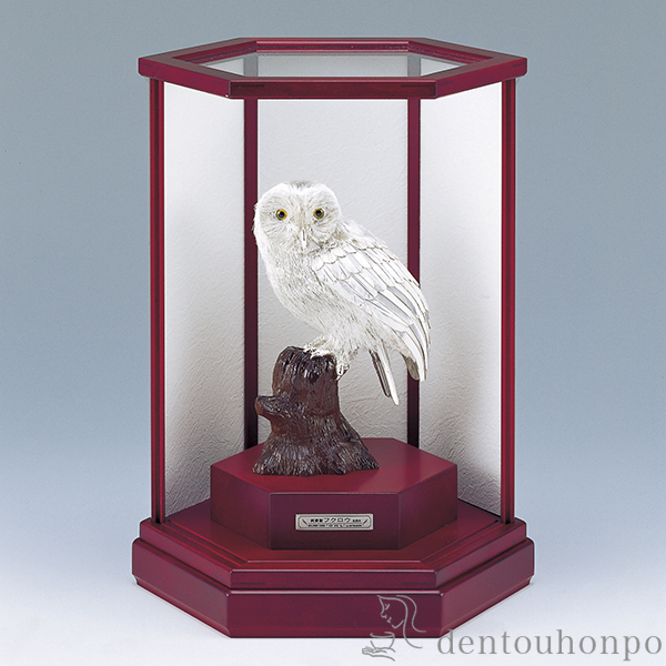 【送料無料】銀製 フクロウ D 90g≪約半年で出荷予定≫ ( 木札名入れ有料 高級 コレクション 美術品 工芸品 伝統 東京銀器（銀工芸） )