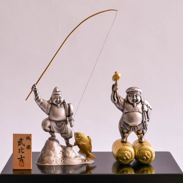 【送料無料】銀製 大黒天・恵比須セット 53g≪在庫確認後、10~14営業日程で出荷≫ ( 武比古 木札名入れ有料 恵比寿 大黒 宝船 置物 幸運 東京銀器（銀工芸） )