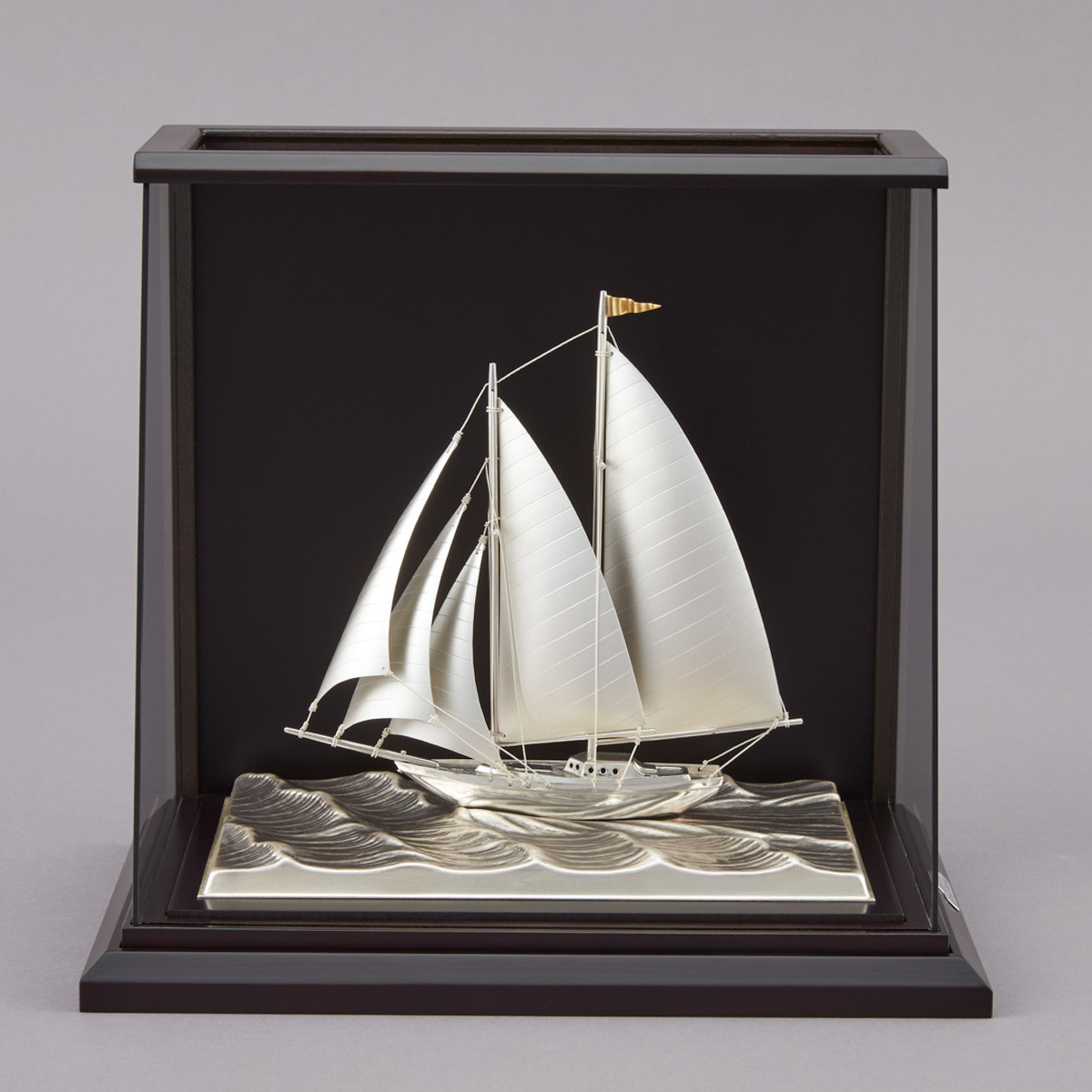 【送料無料】銀製 ヨット スクーナー スロープケース 47g≪在庫確認後、10~14営業日程で出荷予定≫ ( 高級 コレクション 美術品 工芸品 伝統 東京銀器（銀工芸） )