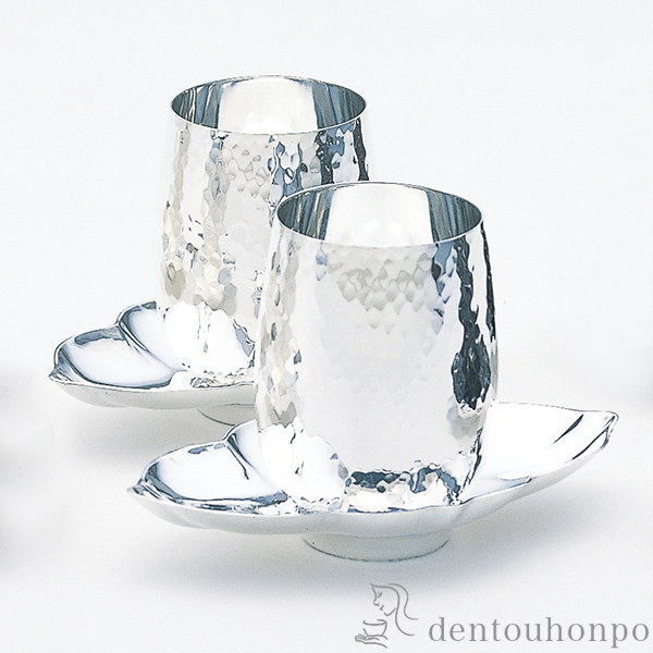 【送料無料】銀製 湯呑 鎚山 茶托付 小≪在庫確認後、10~14営業日程で出荷≫ ( 湯呑み 湯のみ セット 湯飲み おすすめ セット 東京銀器（銀工芸） )