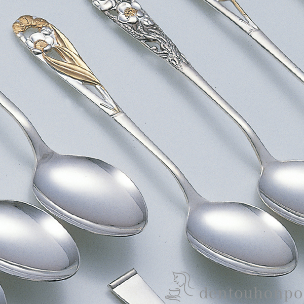 【送料無料】銀製 コーヒースプーン 松竹梅 A≪在庫確認後、10~14営業日程で出荷≫ ( 名入れ有料 退職祝い 定年 セット ティー コーヒー スープ 出産祝い 東京銀器（銀工芸） )