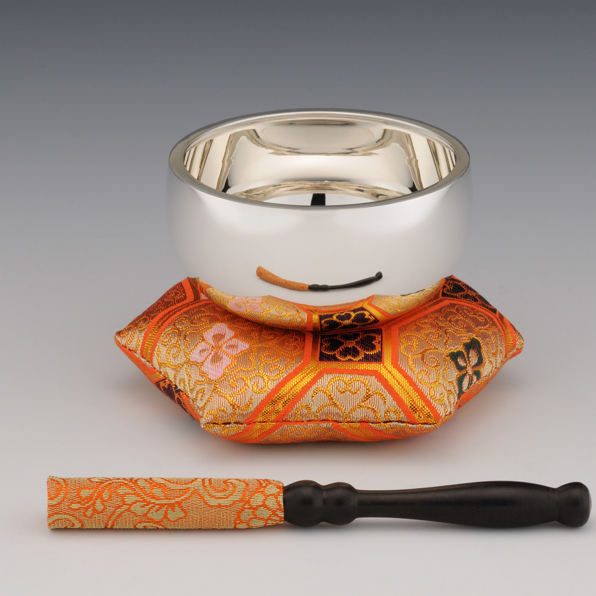 【送料無料】銀製 おりん D 2.5号・190g≪在庫確認後、10~14営業日程で出荷≫ ( りん 仏具 お彼岸 りん台 セット 東京銀器（銀工芸） )