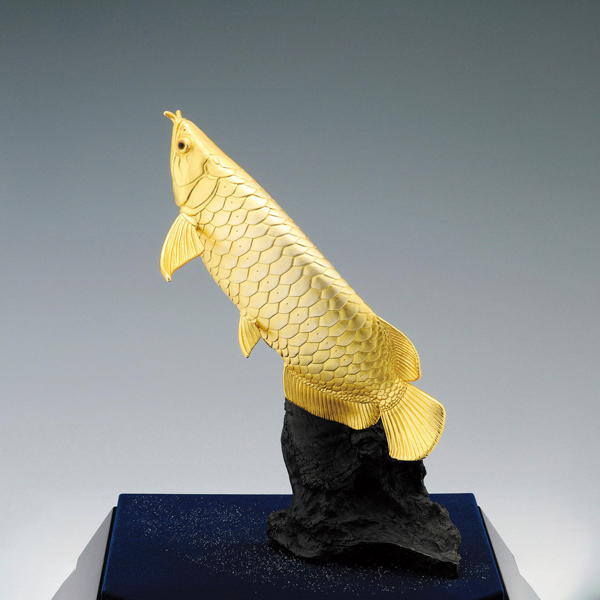 【送料無料】銀製 アロワナ G LPC 120g≪在庫確認後、10~14営業日程で出荷≫ ( 高級 コレクション 美術品 工芸品 伝統 東京銀器（銀工芸） )