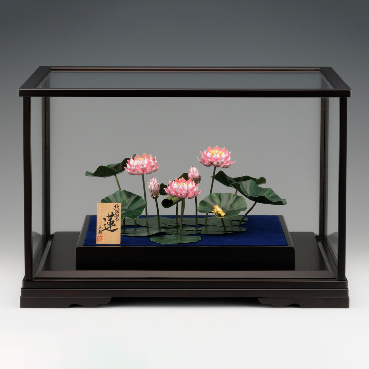 【送料無料】銀製 蓮 純金かえる付（3g） A 銀320g≪在庫確認後、10~14営業日程で出荷≫ ( 高級 コレクション 美術品 工芸品 伝統 東京銀器（金工芸） )