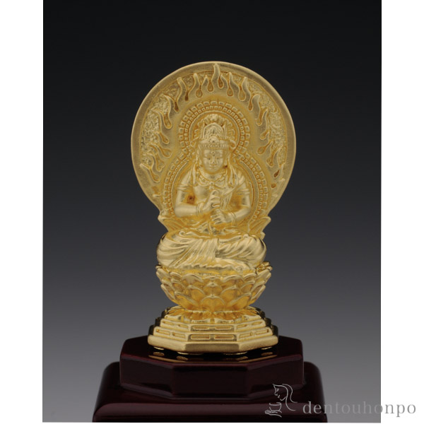 【送料無料】純金製 お守り御本尊 大日如来 未・申年 ガラスケース　飾り台付≪2ヶ月程で出荷予定≫ ( 光則（金工芸） 木札名入れ有料 仏壇 寺院 仏様 日本 仏具 東京銀器（金工芸） )