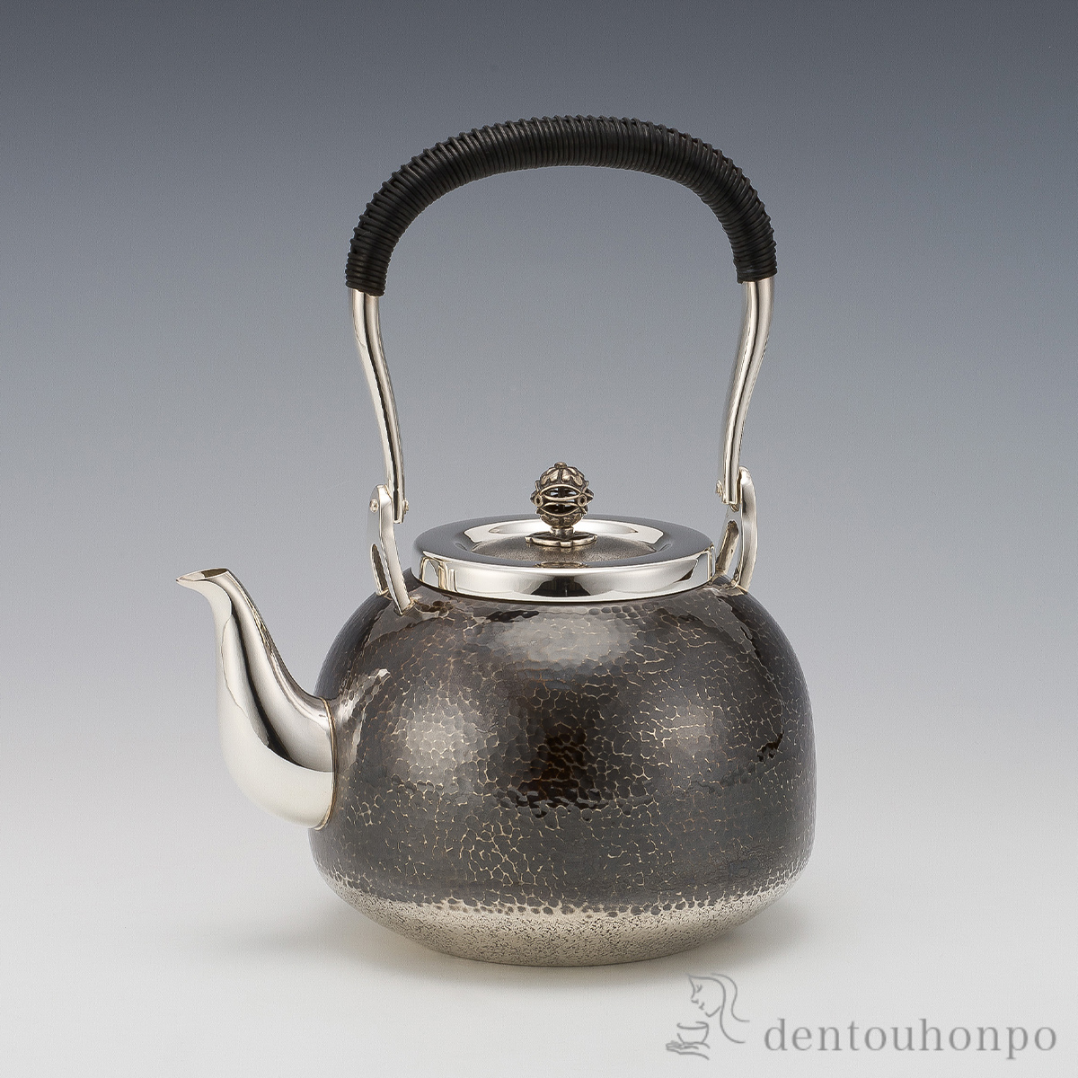 【送料無料】純銀 湯沸 鎚目 5.0号 R型 A・760g≪在庫確認後、10~14営業日程で出荷≫ ( 高級 コレクション 美術品 工芸品 伝統 東京銀器（銀工芸） )