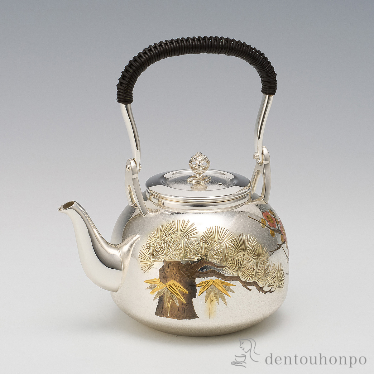 【送料無料】純銀 急須 松竹梅 3.3号 R型 340g つる付≪在庫確認後、10~14営業日程で出荷≫ ( 高級 コレクション 美術品 工芸品 伝統 東京銀器（銀工芸） )