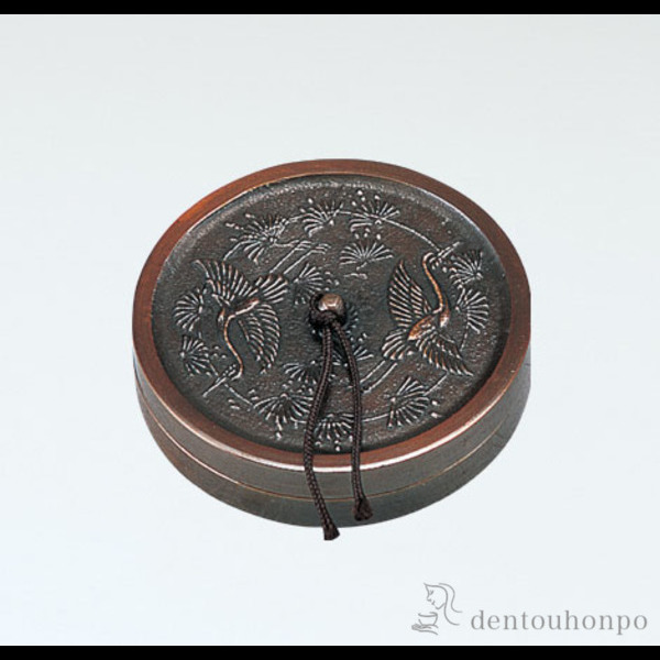 【送料無料】銅製 肉池 松鶴文 山吹色≪在庫確認後、1~3営業日で出荷≫ ( ケース 高級 人気 お土産 おすすめ 高岡銅器 )