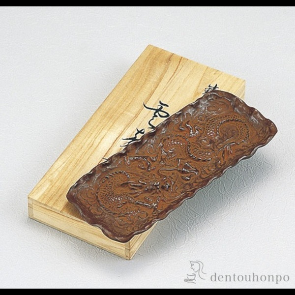 【送料無料】銅製 ペン皿 雲龍≪在庫確認後、1~3営業日で出荷≫ ( 高級 万年筆 鉛筆 水性 油性 高岡銅器 )