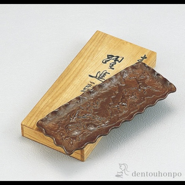 【送料無料】銅製 ペン皿 躍進駒≪在庫確認後、1~3営業日で出荷≫ ( 高級 万年筆 鉛筆 水性 油性 高岡銅器 )