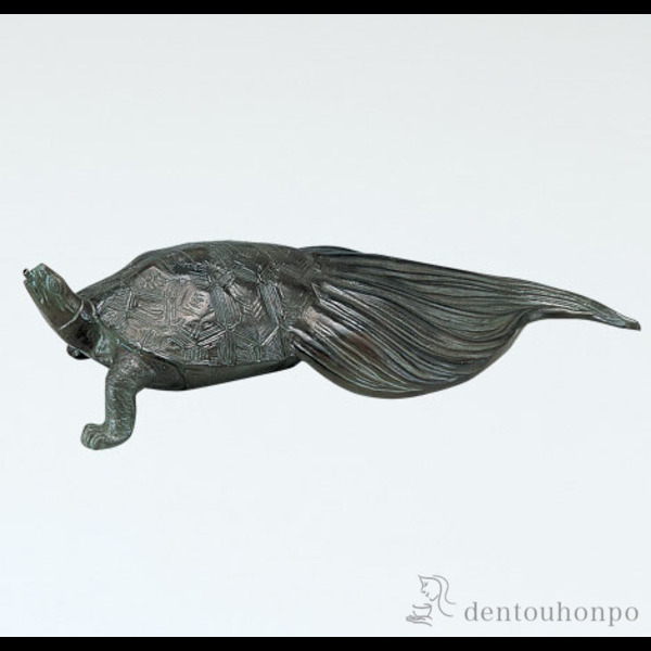 【送料無料】銅製 亀 噴水 小≪在庫確認後、1~3営業日で出荷≫ ( 木札名入れ有料 屋外 庭 蛇口 ガーデン ガーデニング 高岡銅器 )