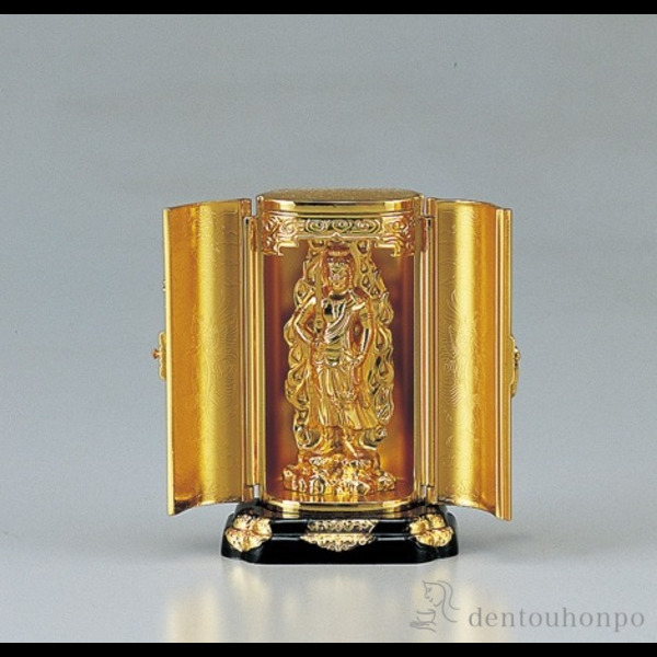 【送料無料】不動明王 純金メッキ 酉年生まれのお守本尊 厨子付≪在庫確認後、1~3営業日で出荷※5／8以降≫ ( 木札名入れ有料 初任給 プレゼント 母の日 仏壇 寺院 仏様 日本 仏具 高岡銅器 )