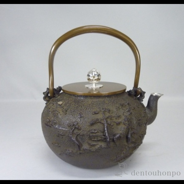 【送料無料】亀文堂写鉄瓶 象嵌入 楼閣山水 1.2L≪在庫確認後、1~3営業日で出荷≫ ( 茶道具 茶の湯 抹茶 鉄分摂取 湯沸かし 高岡銅器 )