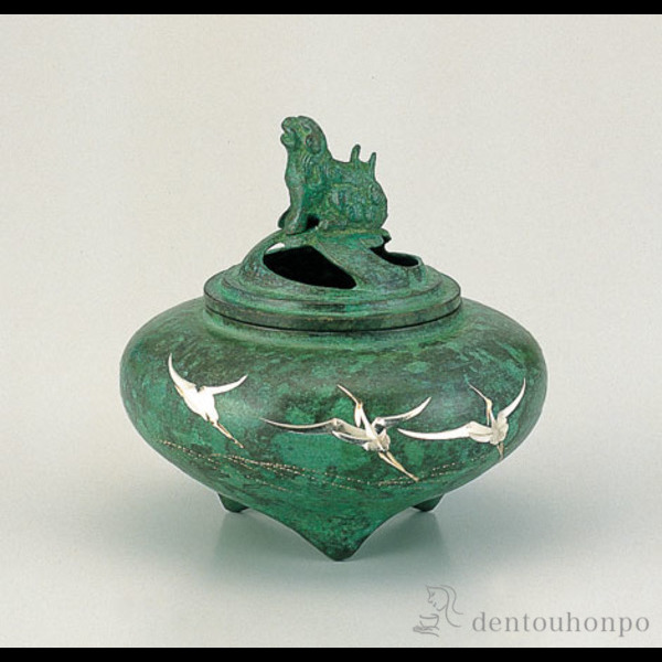 【送料無料】銅製 平型香炉 波鶴 焼青銅色≪在庫確認後、1~3営業日で出荷≫ ( お香 線香 リラックス 仏具 人気 高岡銅器 )