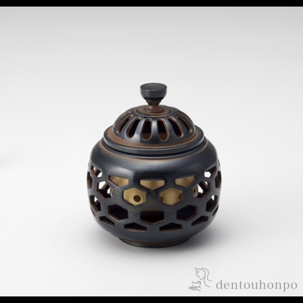 【送料無料】銅製 亀甲透香炉≪在庫確認後、1~3営業日で出荷≫ ( お香 線香 リラックス 仏具 人気 高岡銅器 )