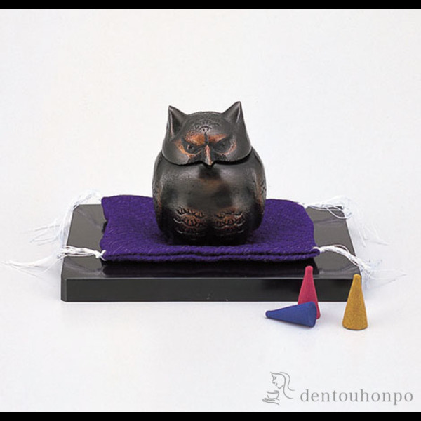 【送料無料】銅製 ミニふくろう香炉 台付き≪在庫確認後、1~3営業日で出荷≫ ( 木札名入れ有料 お香 線香 リラックス 仏具 人気 高岡銅器 )