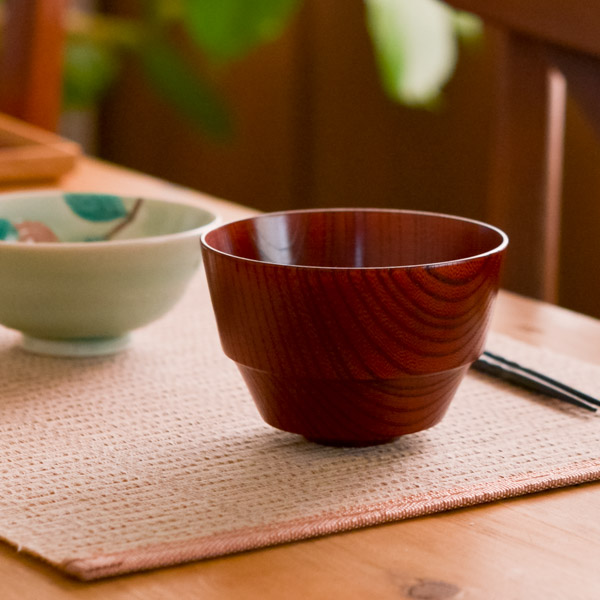【送料無料】巧椀 欅 茜≪在庫確認後、1~3営業日で出荷※5／8以降≫ ( 初任給 プレゼント 母の日 雑煮椀 お椀 お吸い物 味噌汁 おすすめ 山中漆器 )