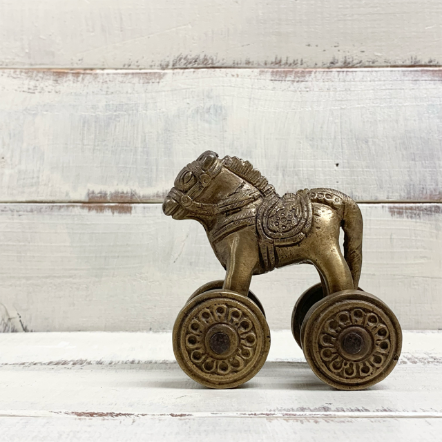 【アンティーク】インドの鋳造工芸品✨馬に乗る兵士のブロンズ像 アンティーク】インドの鋳造工芸品✨馬に乗る兵士のブロンズ像