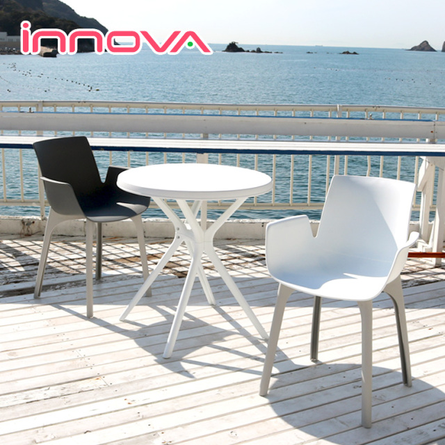 イノバ ビクター ラウンドテーブル & ルルチェアー 3点セット （Innova Victor Lulu 3 piece set）【大型宅配便・送料無料】