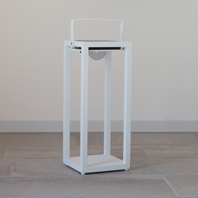 リヒトルクスフロアホワイトの全体姿を写している