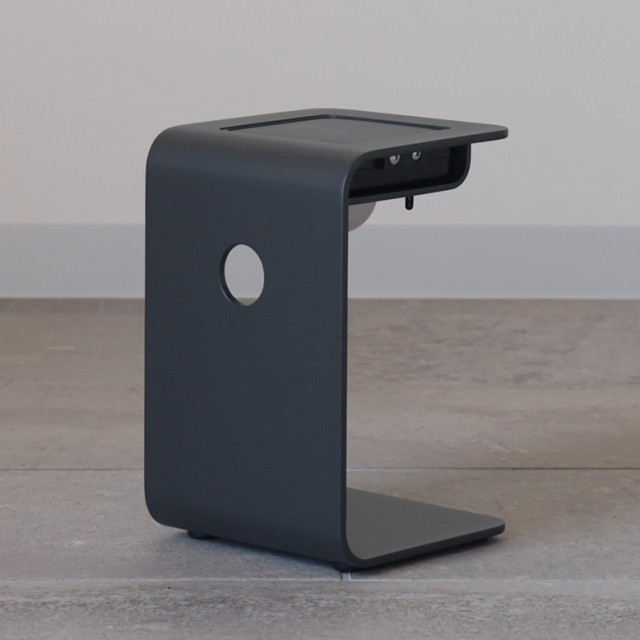 リヒトルーモテーブルブラックの全身