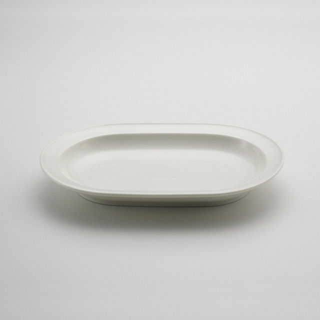 ユニバーサル　使いやすい楕円深皿24ｃｍ