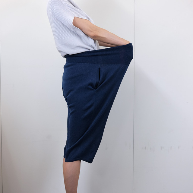 五泉ニット 和紙でできたのびるニットパンツ ミドル丈 腹巻き ポケット付き レディース メンズ 妊婦 マタニティ ルームウェア ハーフパンツ ワンマイルウェア ネイビー