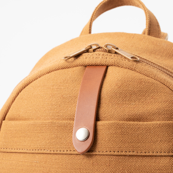 BAGWORKS リュック KINDERGARTEN 女性におすすめなサイズ感 キャメル