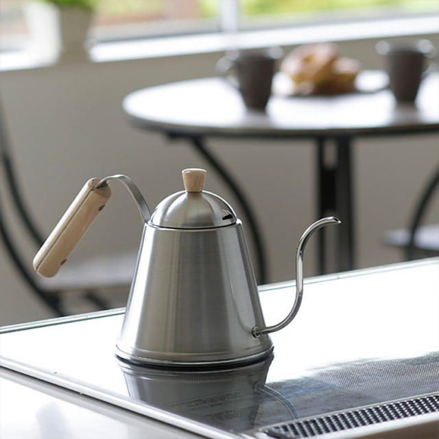 XMTAN] ハンドドリップ コーヒーポット 細口 ケトル ステンレス製 直火対応 ドリップ用 お湯沸かし オール熱源 コンパクト 【全商品最大2000円offクーポン配布】  コーヒーケトル コーヒーポット 直火 IH対応 細口 350ml ステンレス ドリップポット コーヒーやかん 手入れ ... [XMTAN] ハンドドリップケトル 細口 ステンレス製 実用容量600mL 内側目盛付き IH対応 ガス火対応 全熱源対応 木製フ