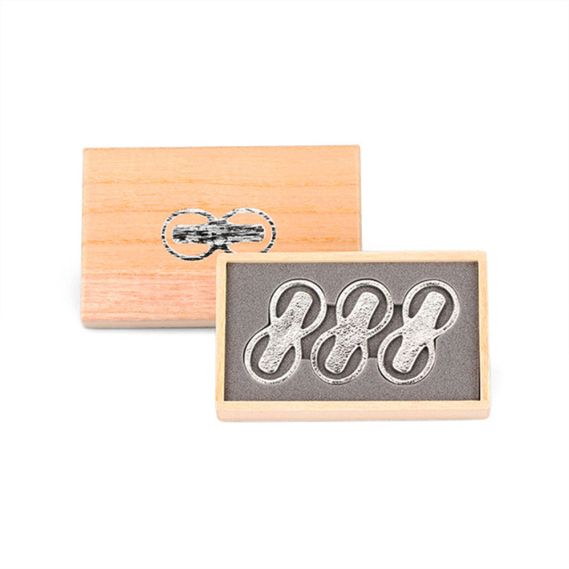 ロエベ　香港限定　非売品　木製ケース　箸と箸置きなど ロエベ 香港限定 非売品 木製ケース 箸と箸置きなど ロエベ香港