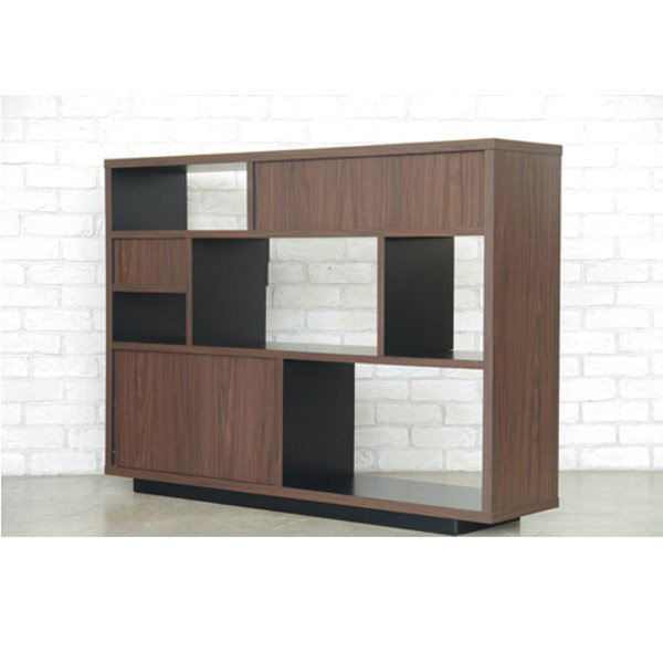 完成品なので安心 モダンなデザインの棚シェルフ