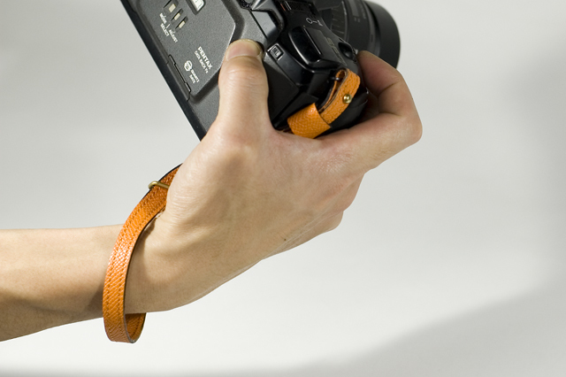 一眼レフカメラハンドストラップ　ワインハイム社カーフ