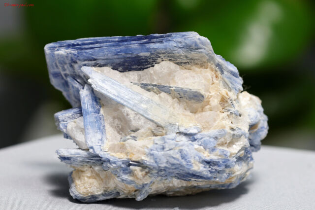 カイヤナイトの原石(A455)