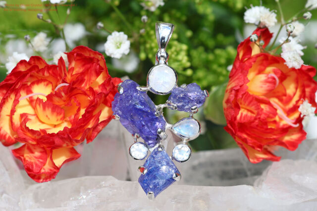 スターボーンペンダント【タンザナイト＆レインボームーンストーン】(FF234)