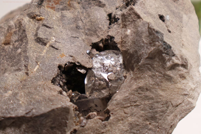 ハーキマーダイヤモンド 母岩付き 原石 ニューヨーク産 両錐水晶