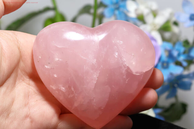 ローズクォーツ 愛と癒しをもたらす優しいピンクの天然石