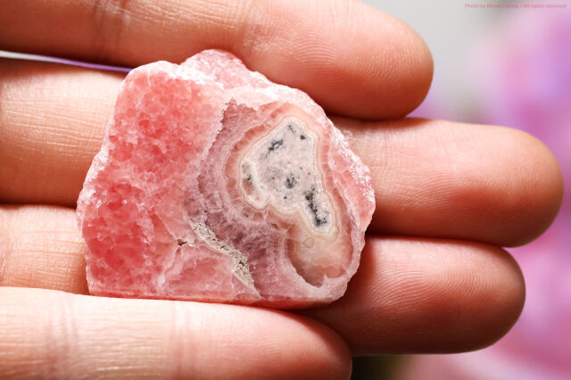 インカローズ 天然石 愛と情熱を象徴するロードクロサイト