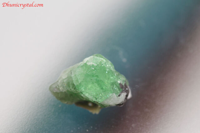 ツァボライト(宝石名グリーン グロッシュラー・ガーネット) タンザニア