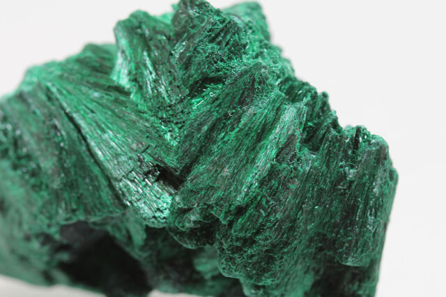 絹状マラカイト原石　約9cm マラカイト/絹状原石(V897)