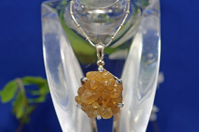 【SOLDOUT】スターボーンペンダント【グロッシュラ・ガーネット】