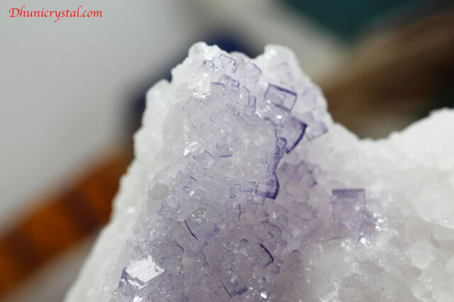 フローライトonカルサイトP165)