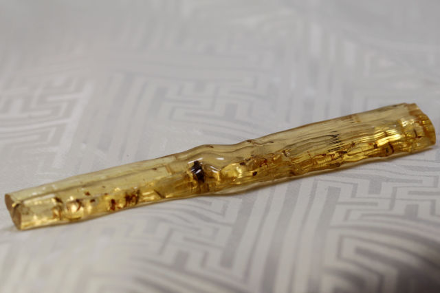 【SOLDOUT】虫入りコパル(アンバー)/虫入り琥珀/未研磨(S107)