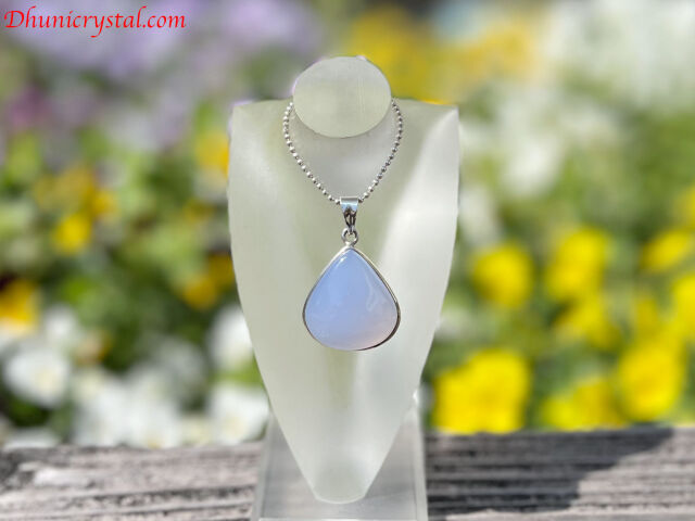 ブルーカルセドニー　 ペンダントトップ　和名: 玉髄(ぎょくずい)♥ ブルーカルセドニー ペンダントトップ 和名: 玉髄(ぎょくずい)♥