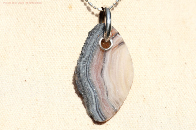 ペンダント】カルセドニードゥルージー｜繊細な結晶の輝き・癒しと直感