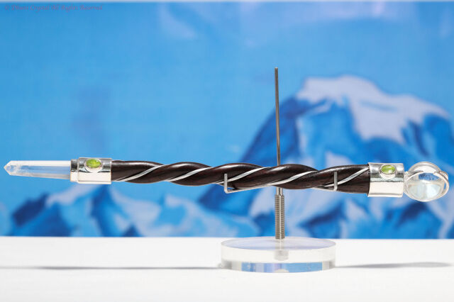 【SOLDOUT】ヒマラヤ水晶スパイラルワンドwithペリドット/ローズウッド（紫檀）製（T209)